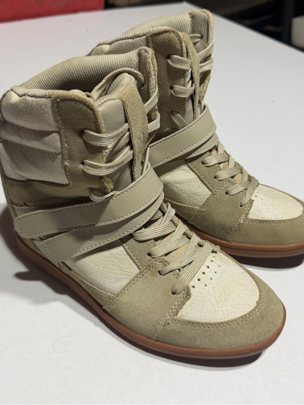 DC Women’s Mirage Mid high-top sneakers with wedge beige/cream size 9
